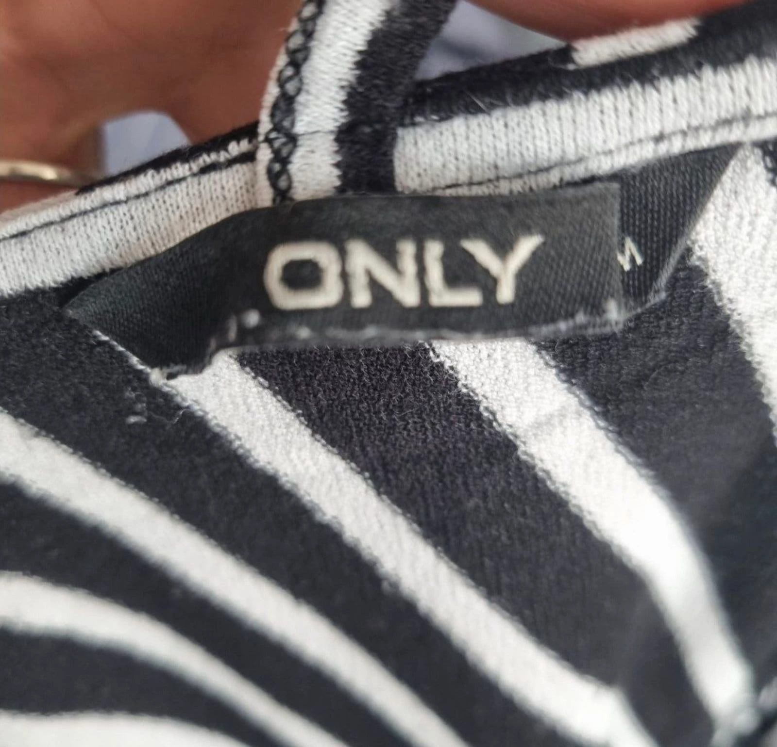 ONLY Robe d'été rayée noir/blanc avec dos à bretelles (Taille M) – photo 9
